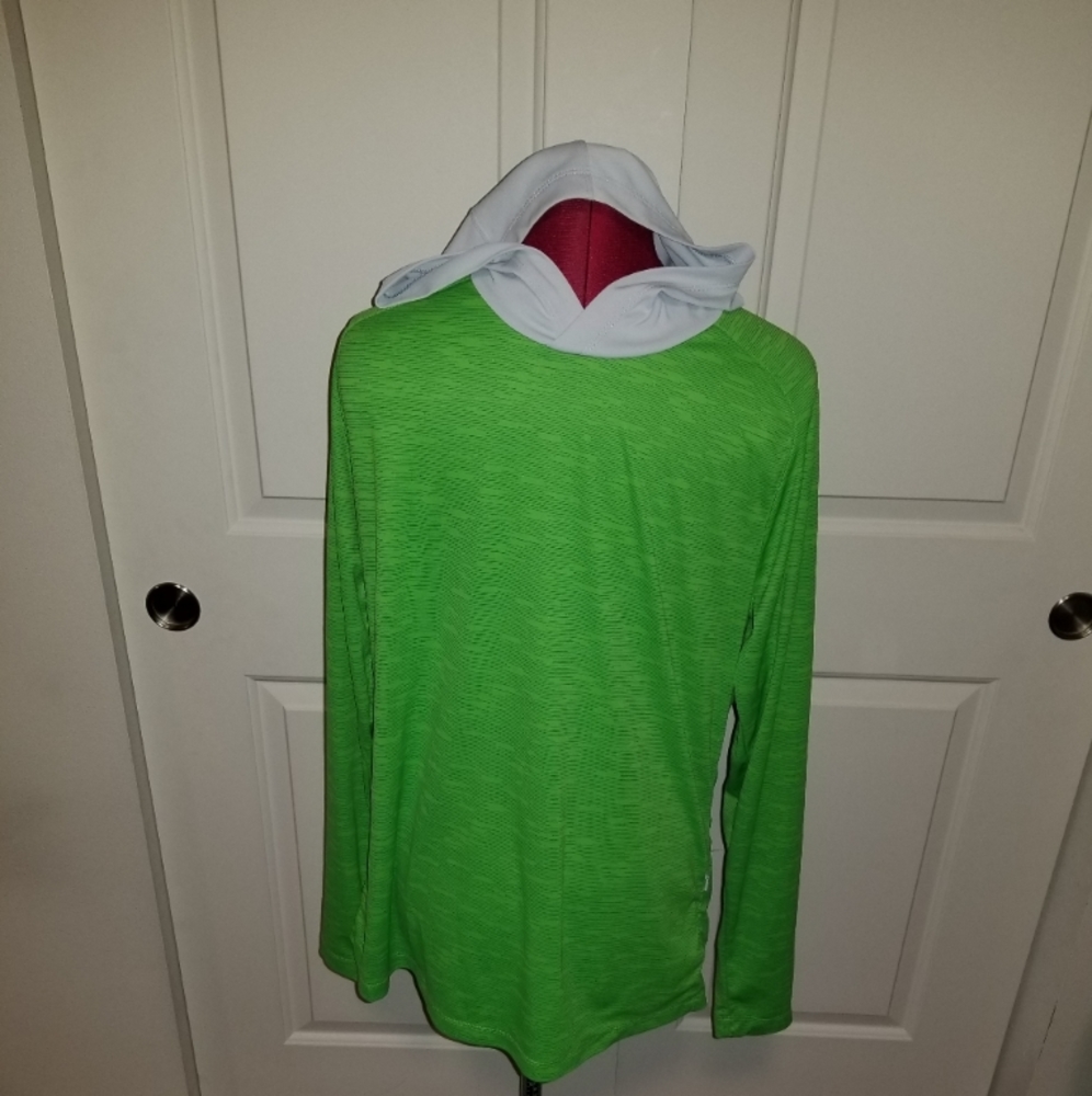 Med. Mens Medium Mountain Hardwear Shirt /w Hood